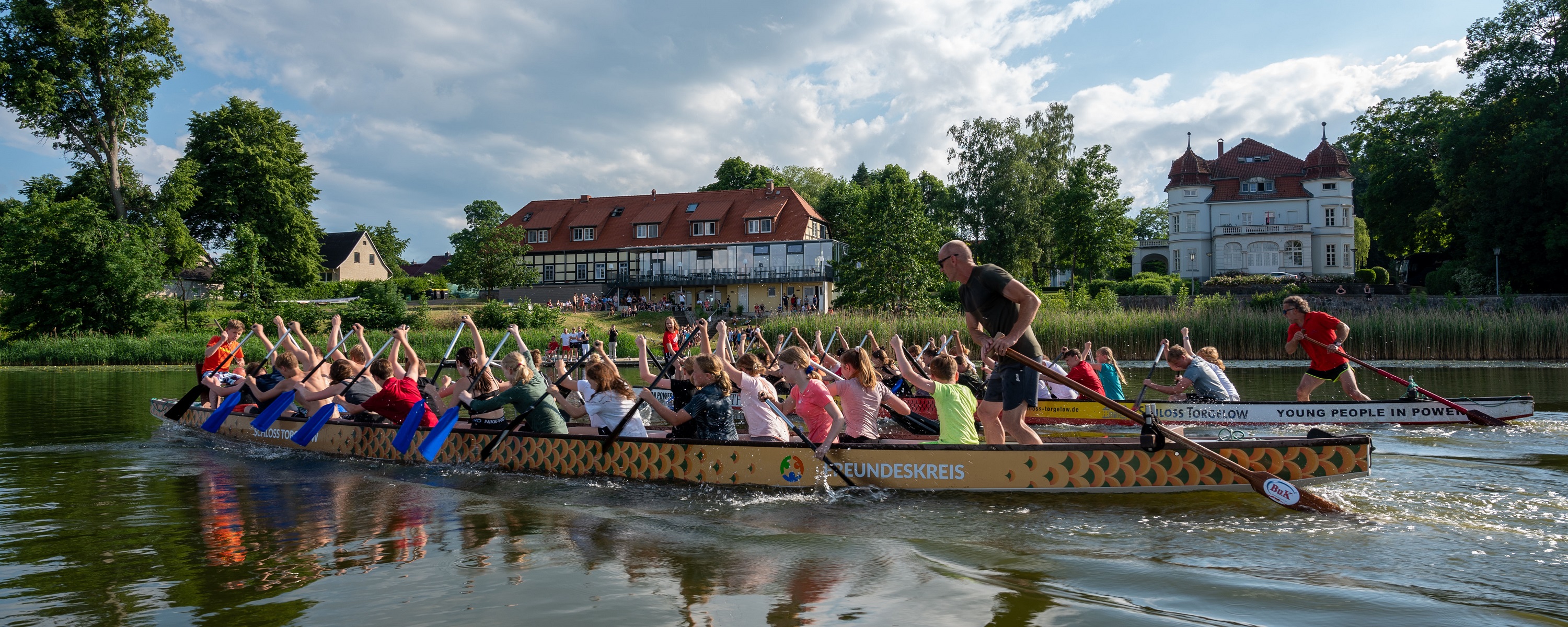 Internat mit Drachenbootteam