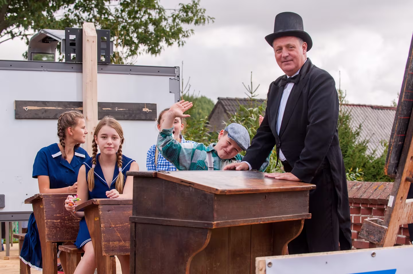 Schloss Torgelow gratuliert der Gemeinde Torgelow am See zum 800. Geburtstag