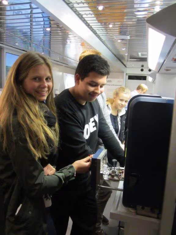 Nano-Truck besucht das Internatsgymnasium Schloss Torgelow