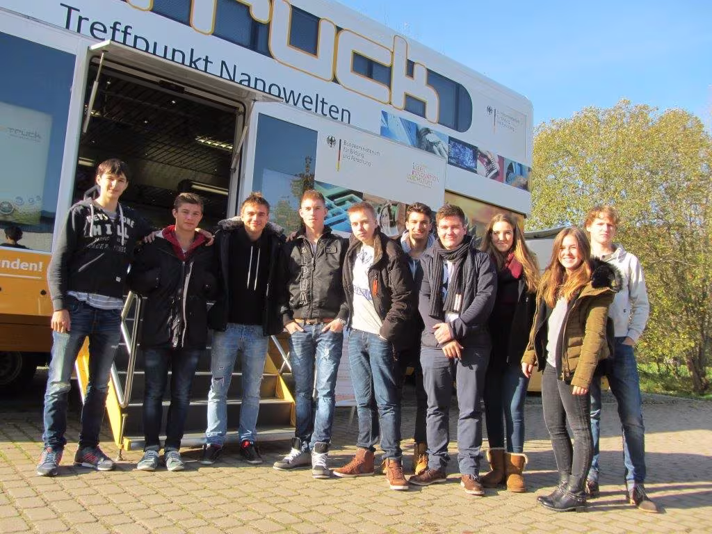 Nano-Truck besucht das Internatsgymnasium Schloss Torgelow