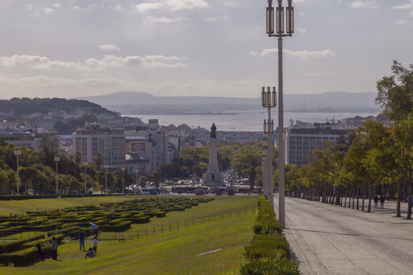 Musikperformance zwischen Großstadtgassen und Atlantik