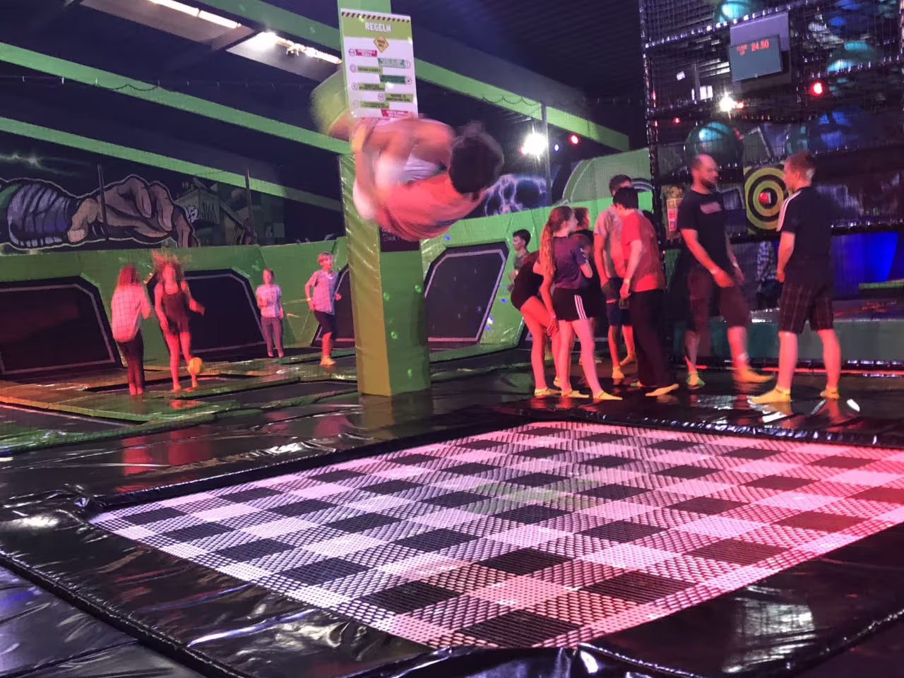 Besuch im Trampolinhaus in Rostock