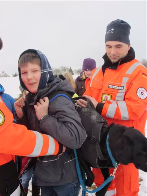 Neubrandenburger Hundestaffel erhält den Schloss Torgelow Vorbild Award