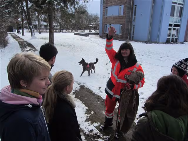Neubrandenburger Hundestaffel erhält den Schloss Torgelow Vorbild Award