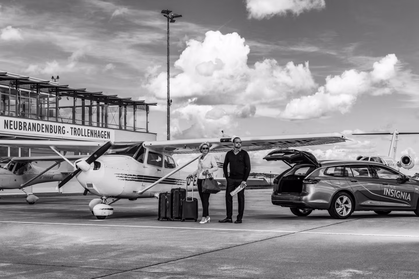 Teamprojekt Fotografie und Opel Schlingmann präsentieren: Fashion & Cars Kalender 2018