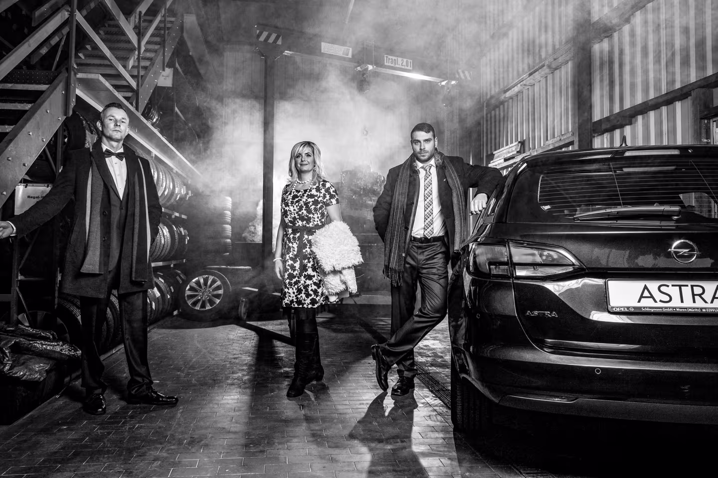 Teamprojekt Fotografie und Opel Schlingmann präsentieren: Fashion & Cars Kalender 2018