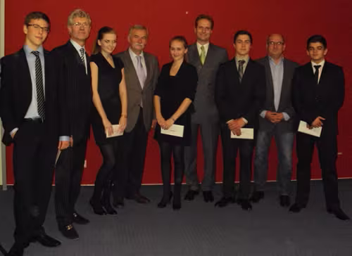 Das Team LINDE mit den Mitgliedern der Jury