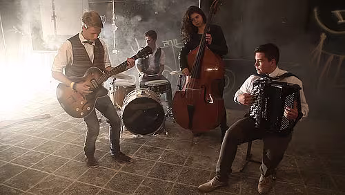 Musikperformance goes to Prora