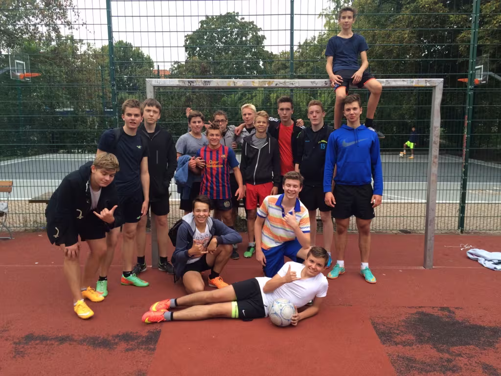 Das Fußballteam trainierte inmitten der Hauptstadt