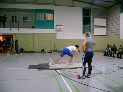 Traditionelles Weihnachts-Kugelstoß-Meeting Traditionelles Weihnachts-Kugelstoß-Meeting