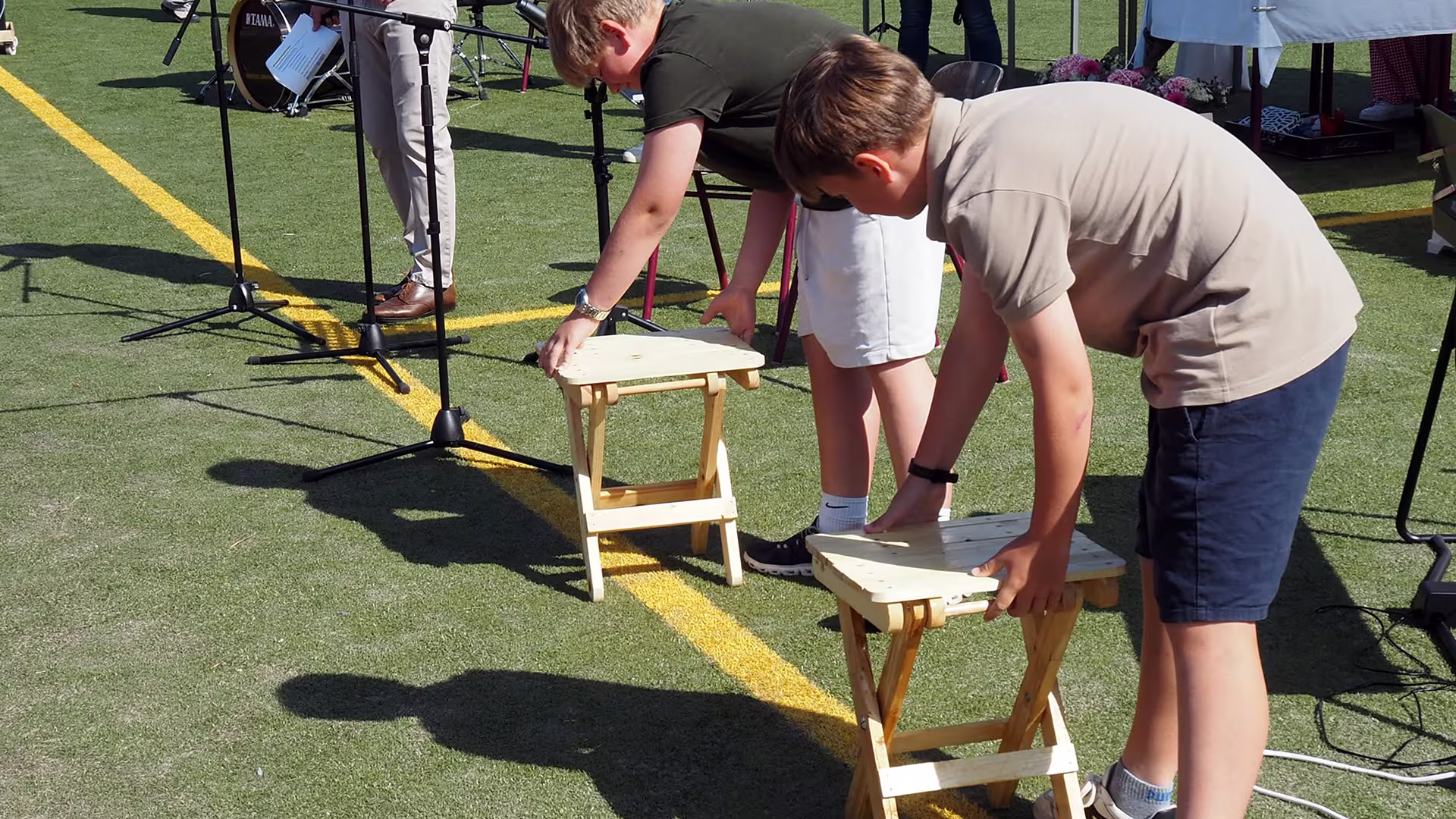Selbst gebaut, perfekt kombiniert: Schwedenstuhl trifft Klapphocker Selbst gebaut, perfekt kombiniert: Schwedenstuhl trifft Klapphocker