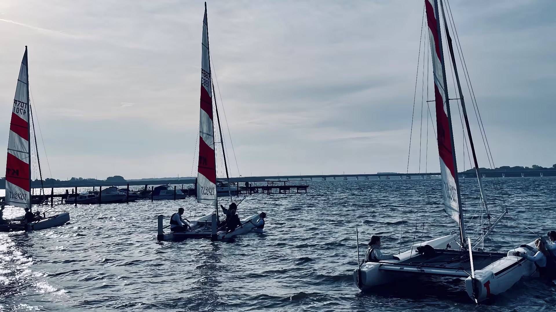 Internat Schloss Torgelow unterwegs: Teamprojekt Segeln sticht in See