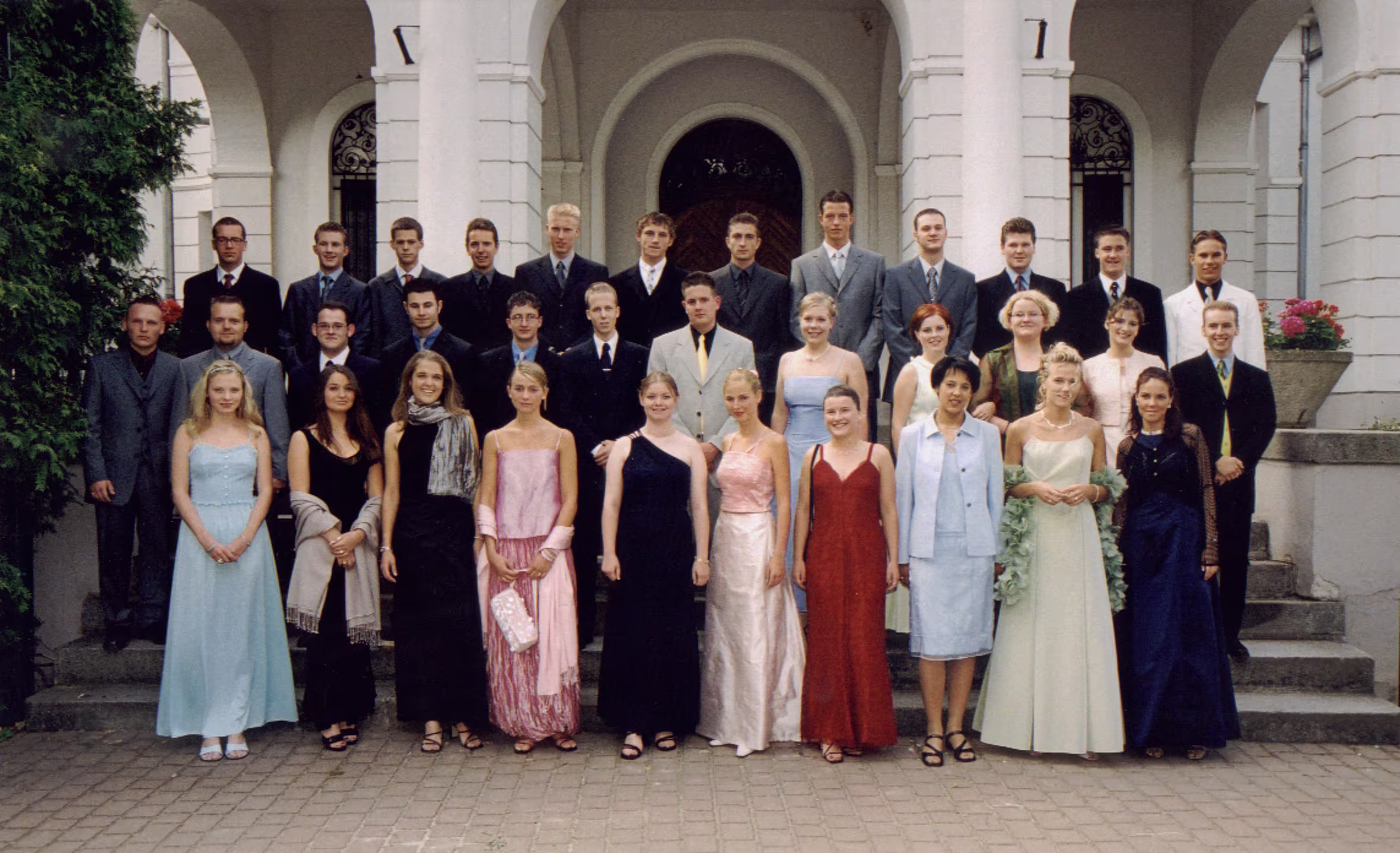 Alumni graduating class of 2000