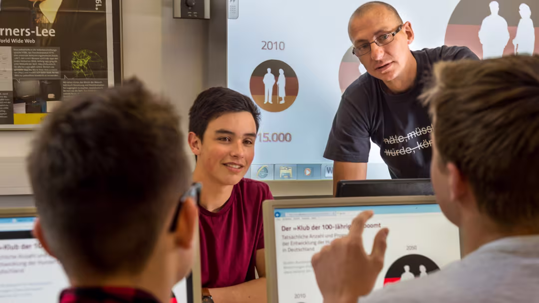 Moderner Unterricht mit interactive Smartboards Moderner Unterricht mit interactive Smartboards