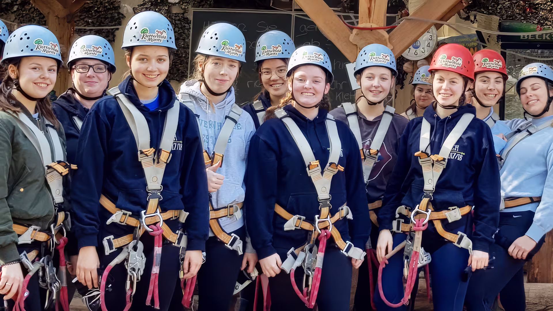 Gelbes Haus im Kletterwald