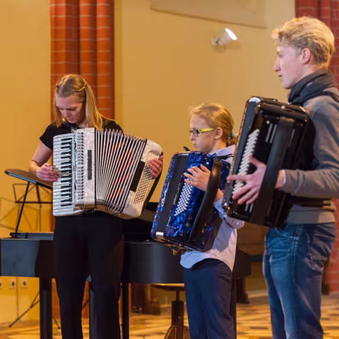 Höhepunkt im Internatsleben: das jährliche Weihnachtskonzert in der Kirche St. Georgen in Waren Jährliches Weihnachtskonzert in der Kirche St. Georgen in Waren