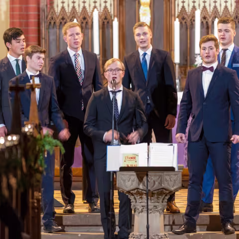 Höhepunkt im Internatsleben: das jährliche Weihnachtskonzert in der Kirche St. Georgen in Waren Jährliches Weihnachtskonzert in der Kirche St. Georgen in Waren