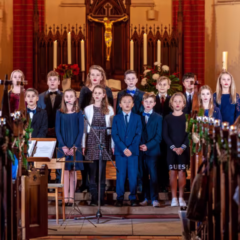 Höhepunkt im Internatsleben: das jährliche Weihnachtskonzert in der Kirche St. Georgen in Waren Jährliches Weihnachtskonzert in der Kirche St. Georgen in Waren