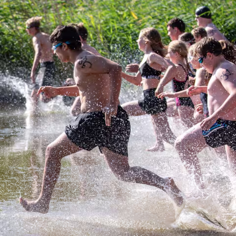 Höhepunkt im Internatsleben: der Torgelow Triathlon zum Ende des Schuljahrs Schüler und Schülerinnen beim Torgelow Triathlon