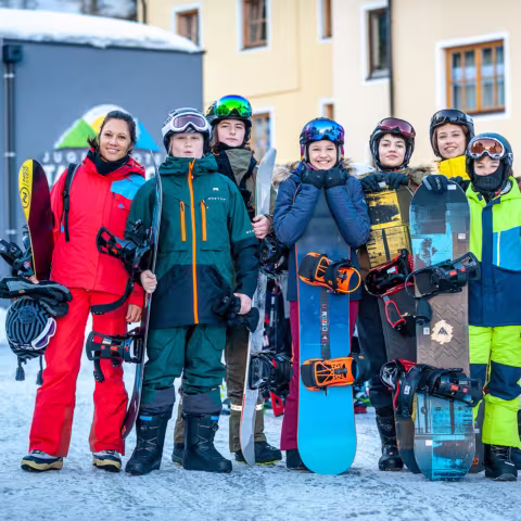 Höhepunkt im Internatsleben: Skifreizeit in Obertauern Schüler und Schülerinnen bei der Skifreizeit in Obertauern