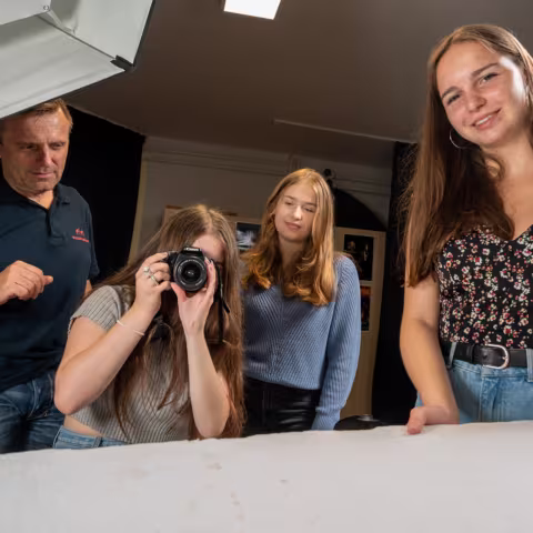 Projekte auf Schloss Torgelow: Fotografie Projekt Fotografie: Schüler beim Foto-Shooting