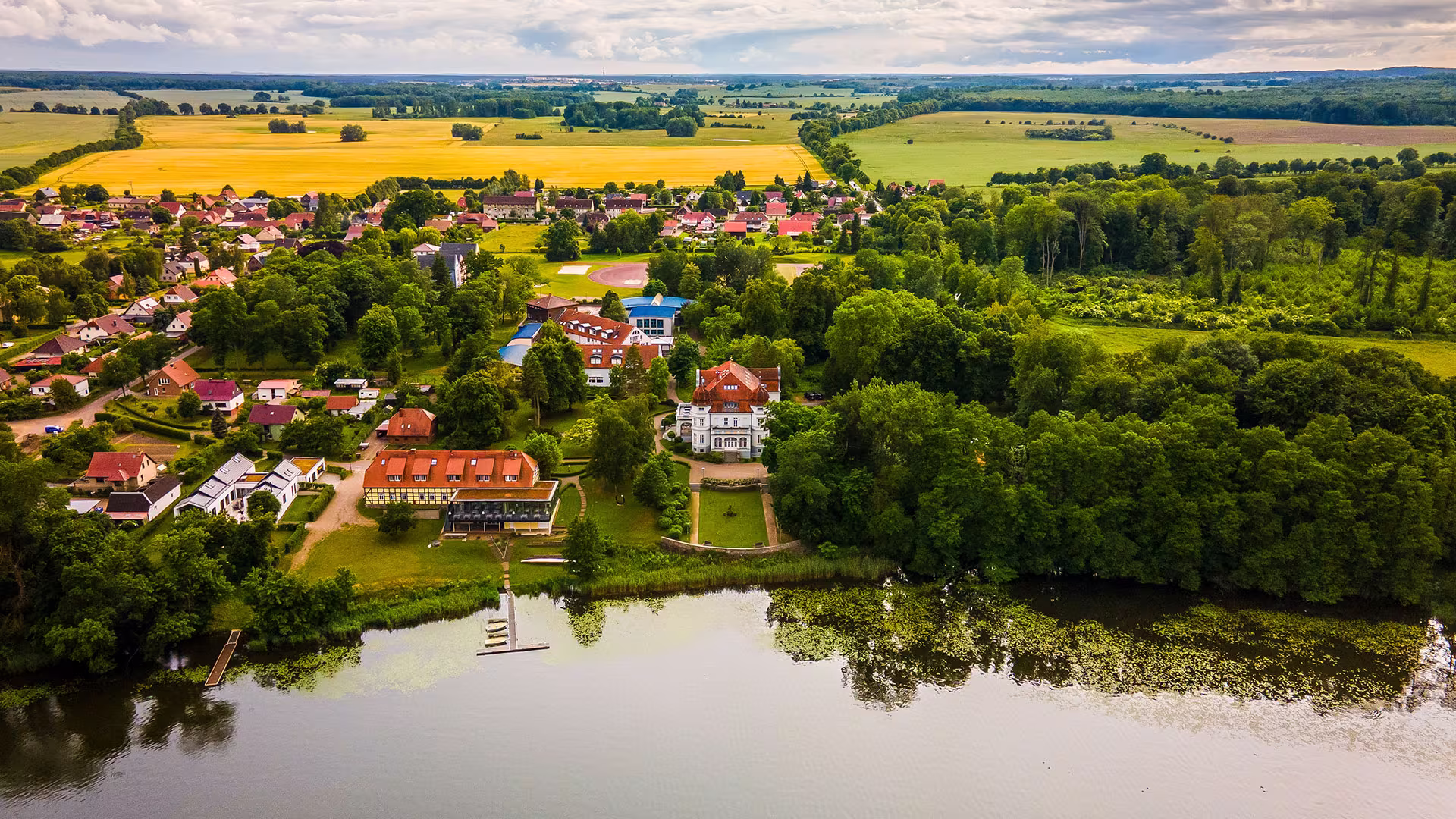 Schloss Torgelow: Internat, Gymnasium & Privatschule für Delmenhorst Schloss Torgelow: Internat, Gymnasium & Privatschule