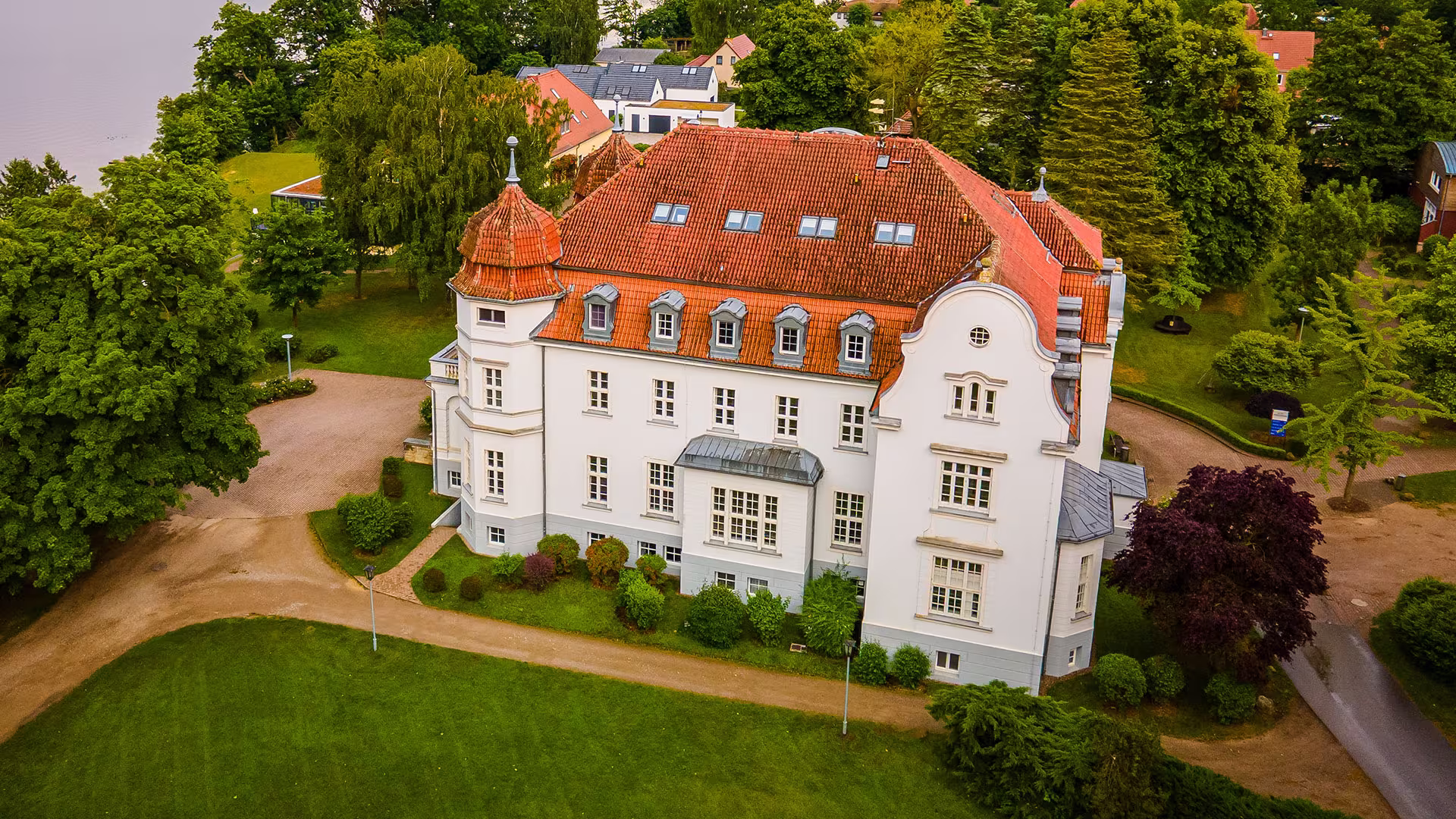 Schloss Torgelow: Internat, Gymnasium & Privatschule für Neubrandenburg Schloss Torgelow: Internat, Gymnasium & Privatschule