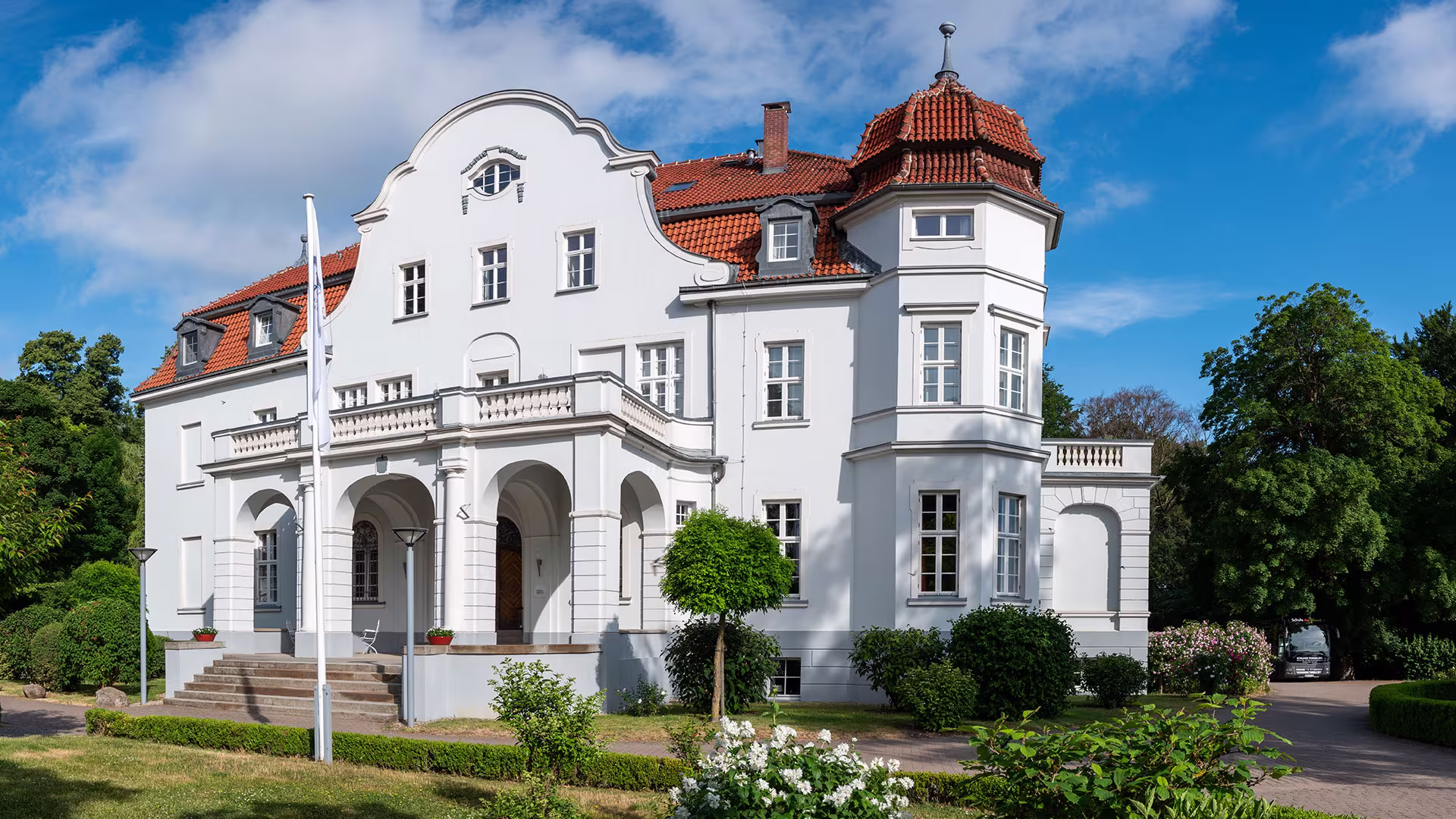 Schloss Torgelow: Internat, Gymnasium & Privatschule für Rostock Schloss Torgelow: Internat, Gymnasium & Privatschule