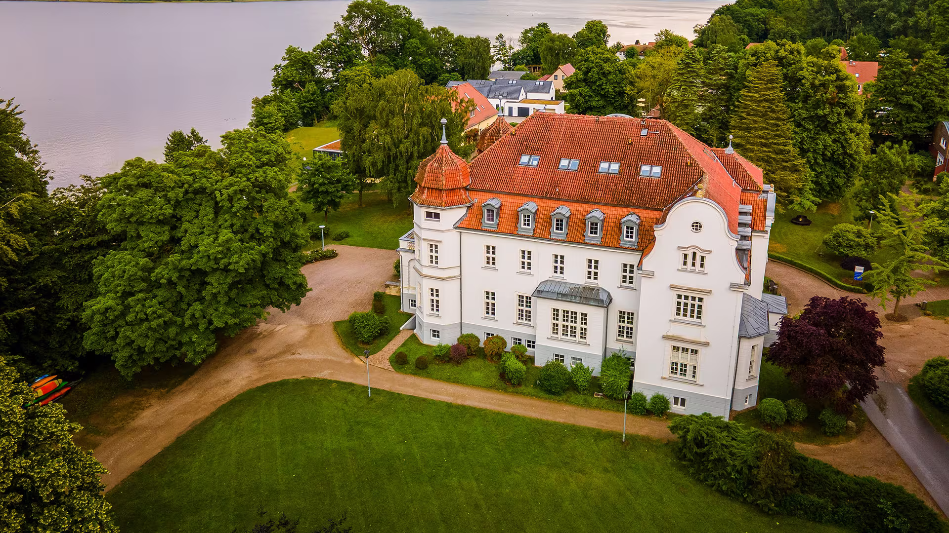 Schloss Torgelow: Internat, Gymnasium & Privatschule für Zwickau Schloss Torgelow: Internat, Gymnasium & Privatschule