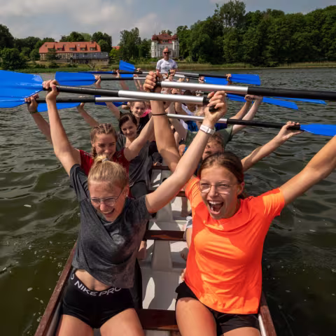Bootsrennen: Sport im privaten Internatsgymnasium Torgelow am See Bootsrennen: Sport im privaten Internatsgymnasium Torgelow am See