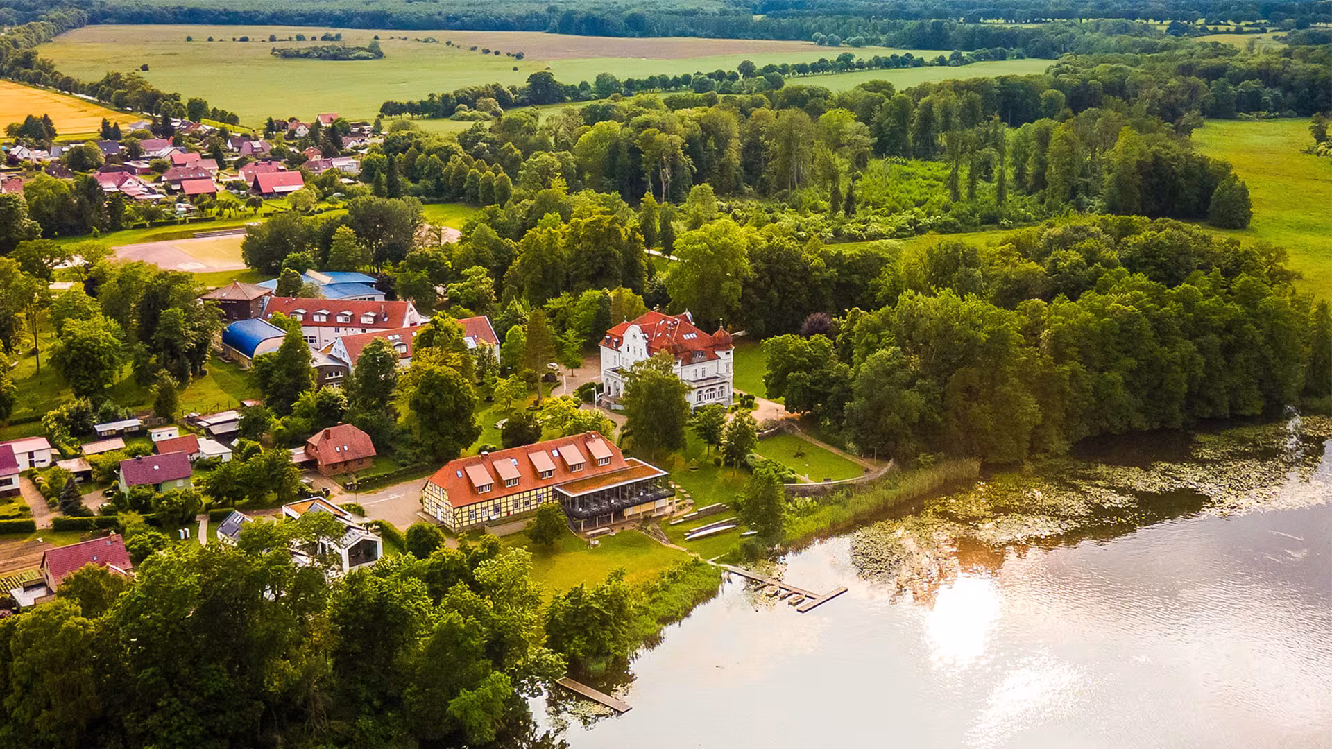 Schloss Torgelow: Internat, Gymnasium & Privatschule für Bitterfeld-Wolfen