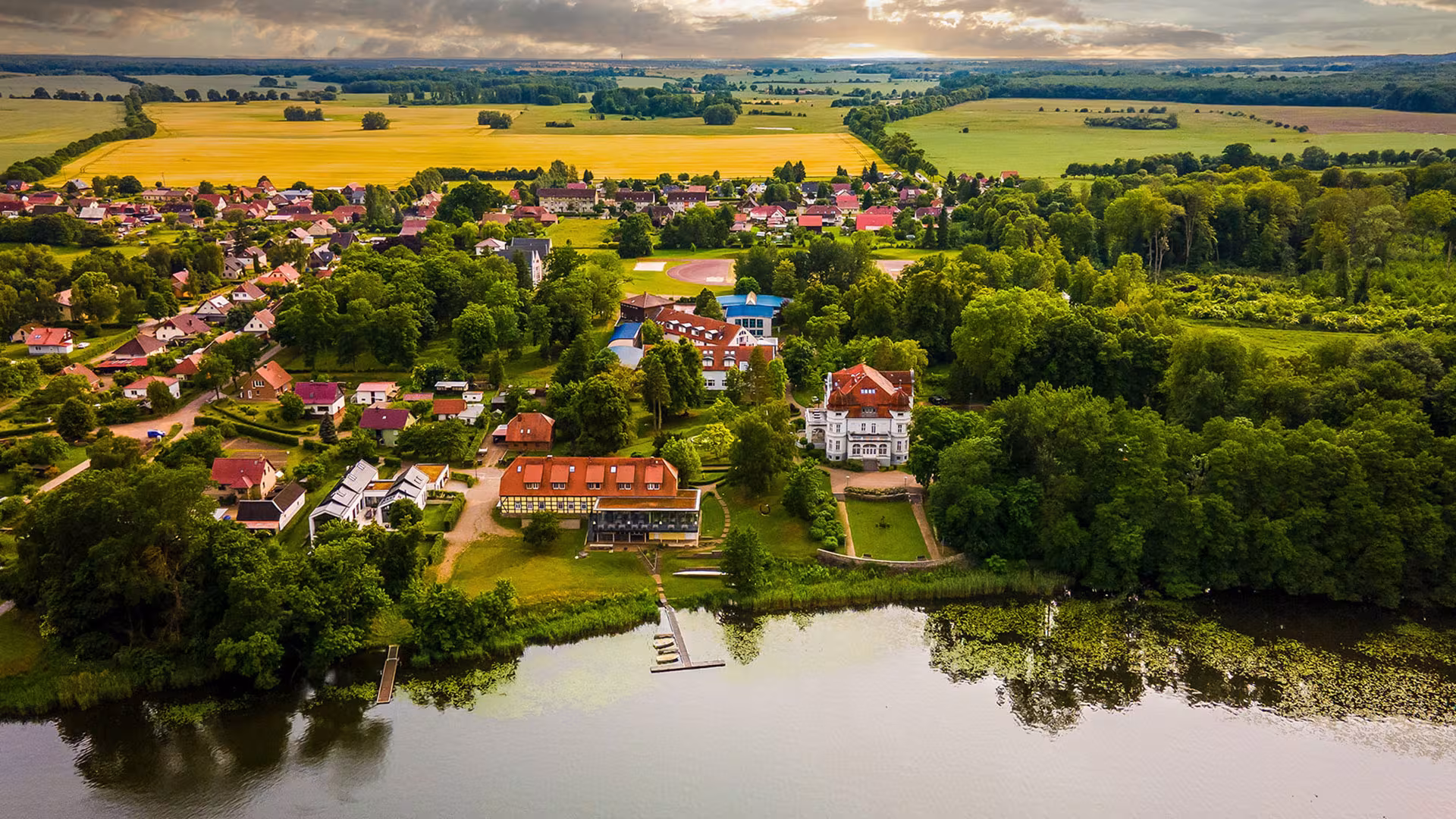 Schloss Torgelow: Internat, Gymnasium & Privatschule für Meppen